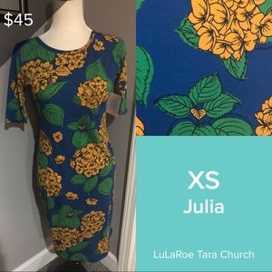 Xs lularoe Julia